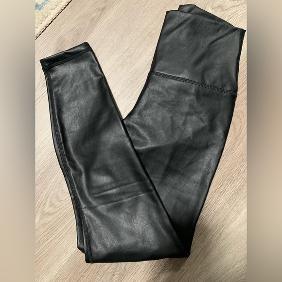 90 Degree Lined Faux Leather Leggings - Picture 1 of 1